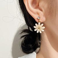 Boucles d'oreilles asymétriques en forme de fleur ronde